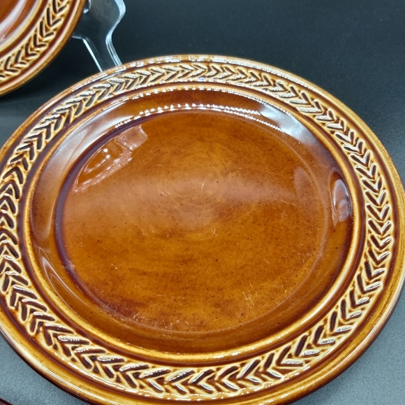 Hall pottery Laurel Wreath salad plates - Picture 3 of 7